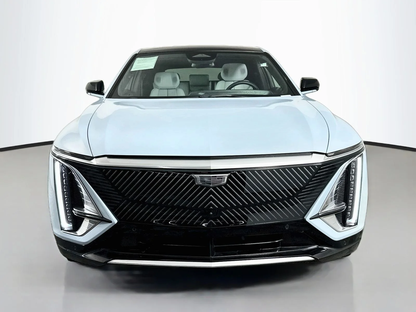 Used 2024 Cadillac LYRIQ Luxury 2 with VIN 1GYKPRRL0RZ106781 for sale in Portland, OR