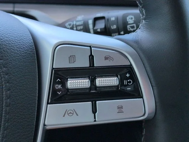 Certified Used 2025 Glacial White Pearl Kia SX X-Line image 27