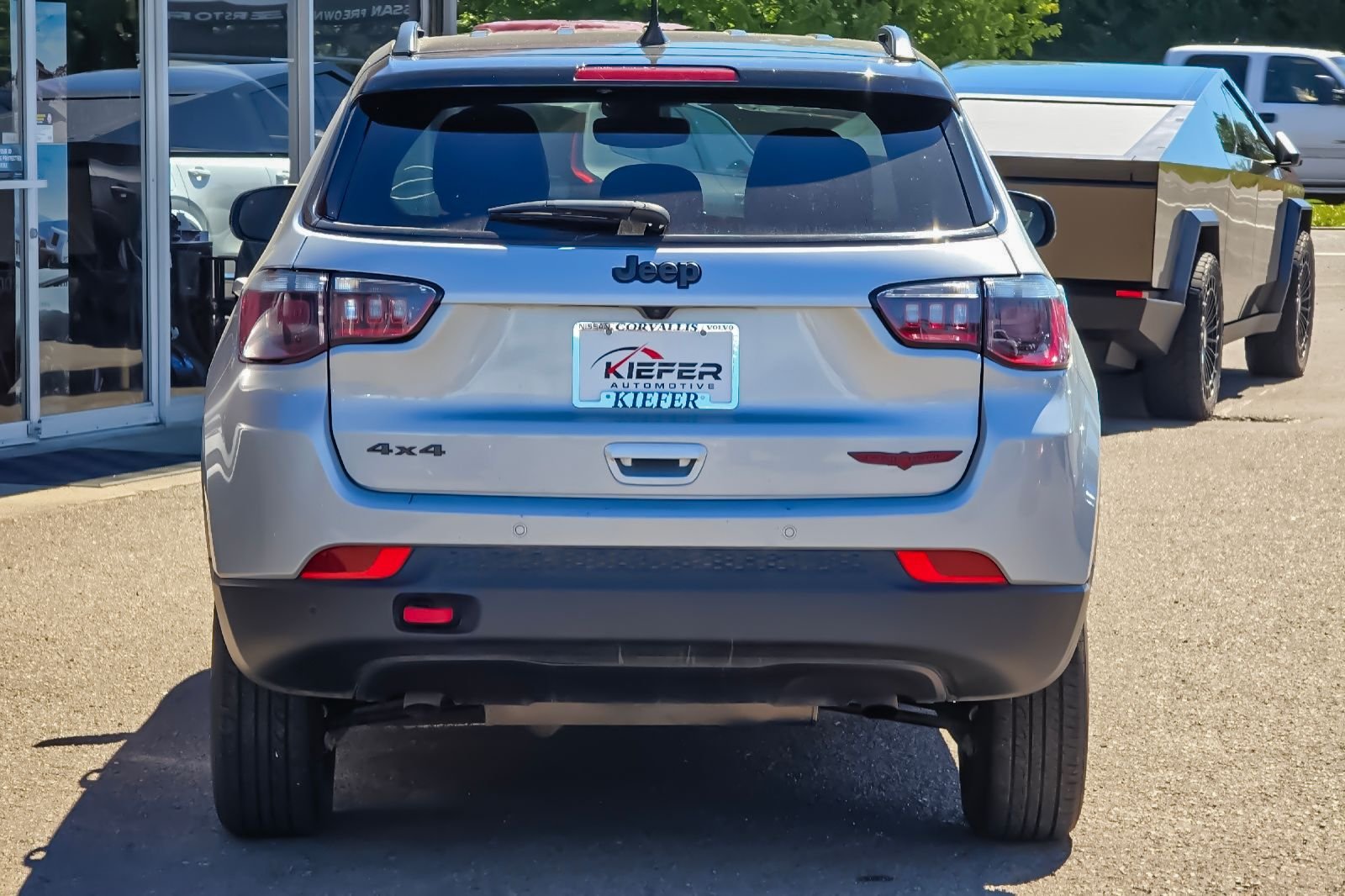 Used 2025 Silver Jeep Trailhawk image 5