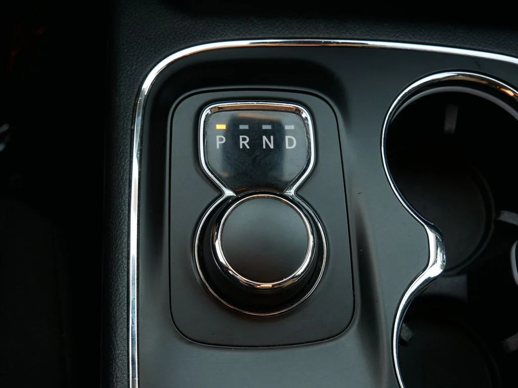Used 2015 Gray Dodge SXT image 25