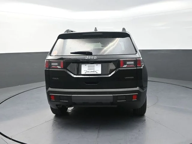 New 2026 Diamond Black Crystal Pearl-Coat Exterior Paint Jeep Laredo image 8