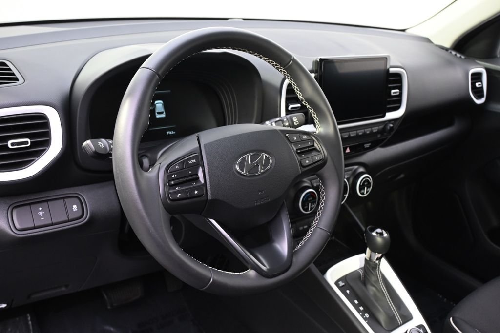 Certified Used 2025 Green Hyundai Limited image 11