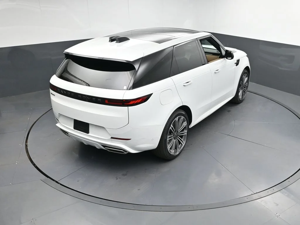Certified Used 2025 White Land Rover Dynamic SE image 34