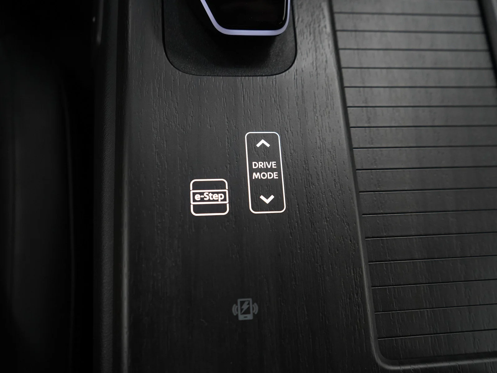 Used 2025 Gun Metallic Nissan ENGAGE image 23