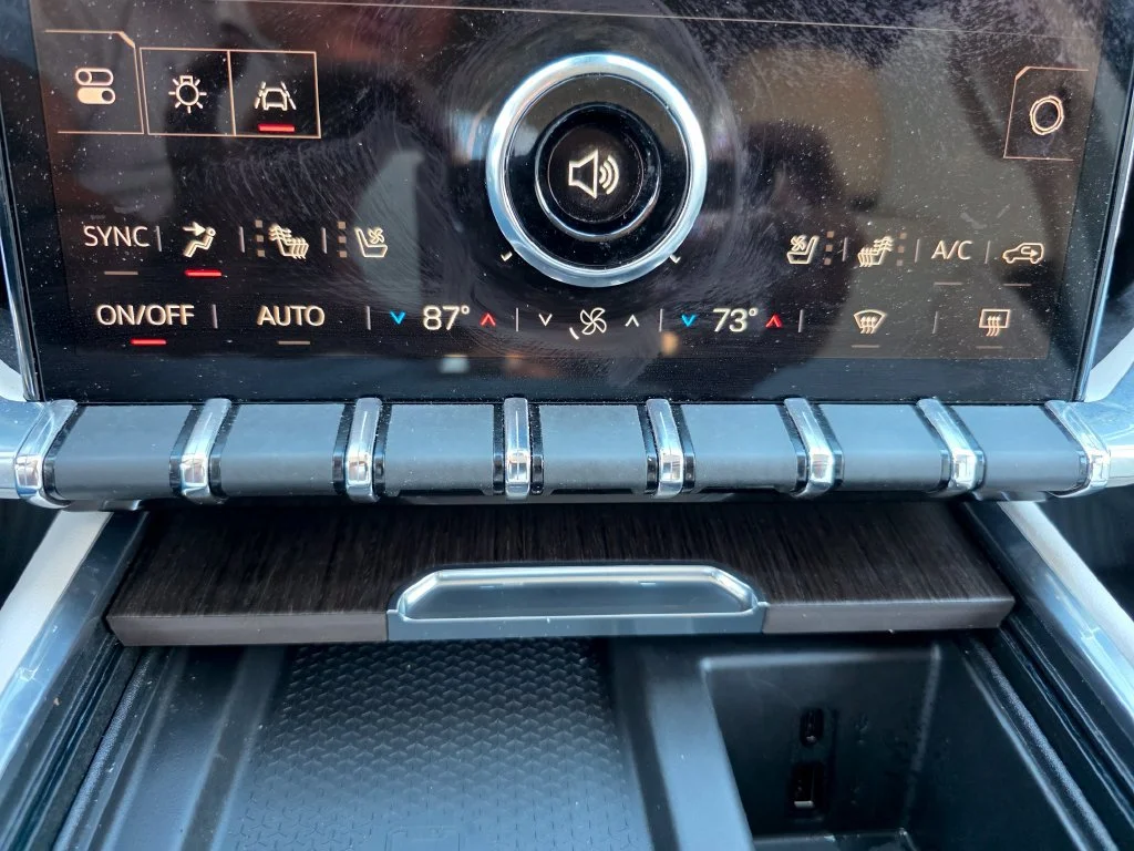 2024 GMC Acadia Denali - Photo 21