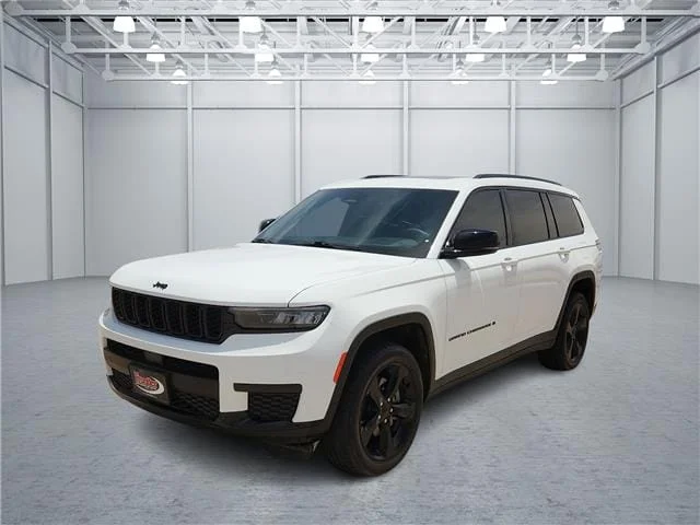 Used 2023 White Jeep Altitude 4x4 image 1