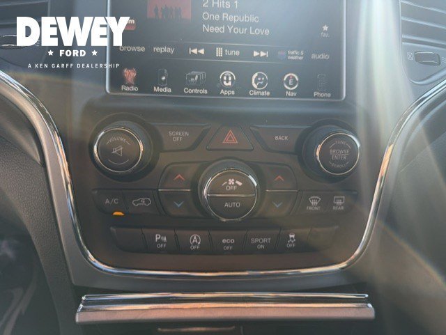 Used 2017 Bright White Clearcoat Jeep Altitude image 19