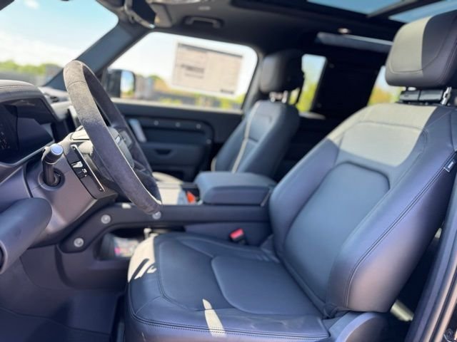 New 2024 Santorini Black LAND ROVER V8 image 12