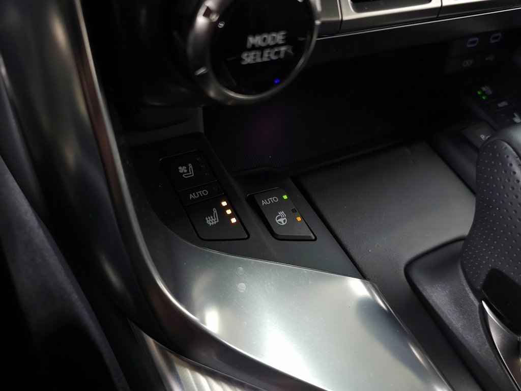 2025 LEXUS LX - Image 33