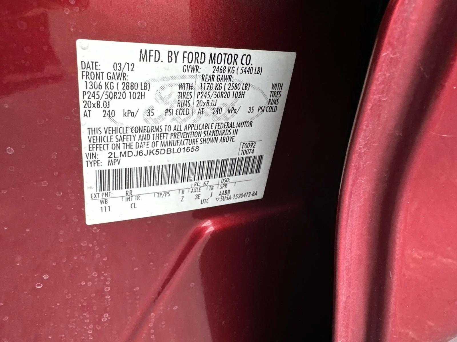 Used 2013 Red LINCOLN FWD 4dr image 21