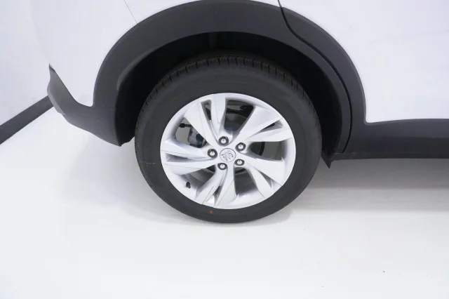 New 2026 Summit White Buick Preferred image 6