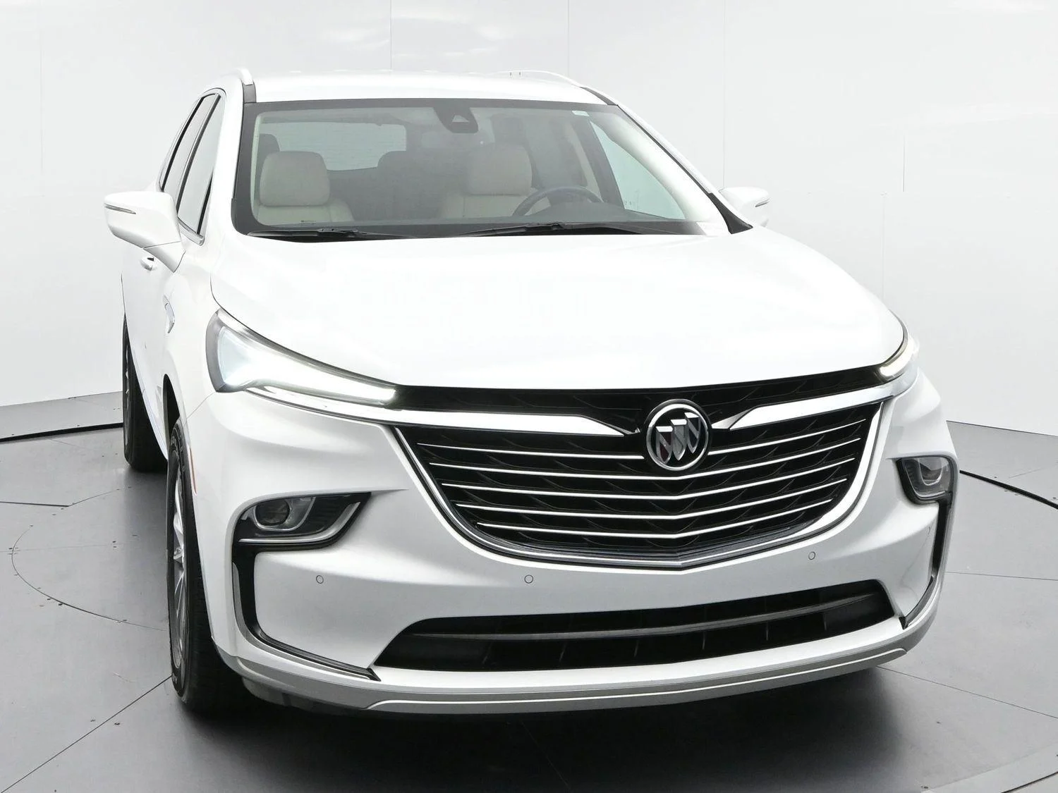 Used 2023 Summit White Buick Essence image 2