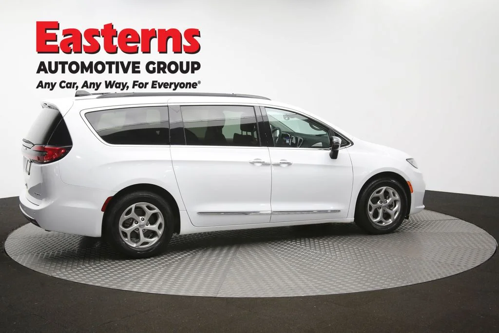 Used 2023 White Chrysler Limited image 46