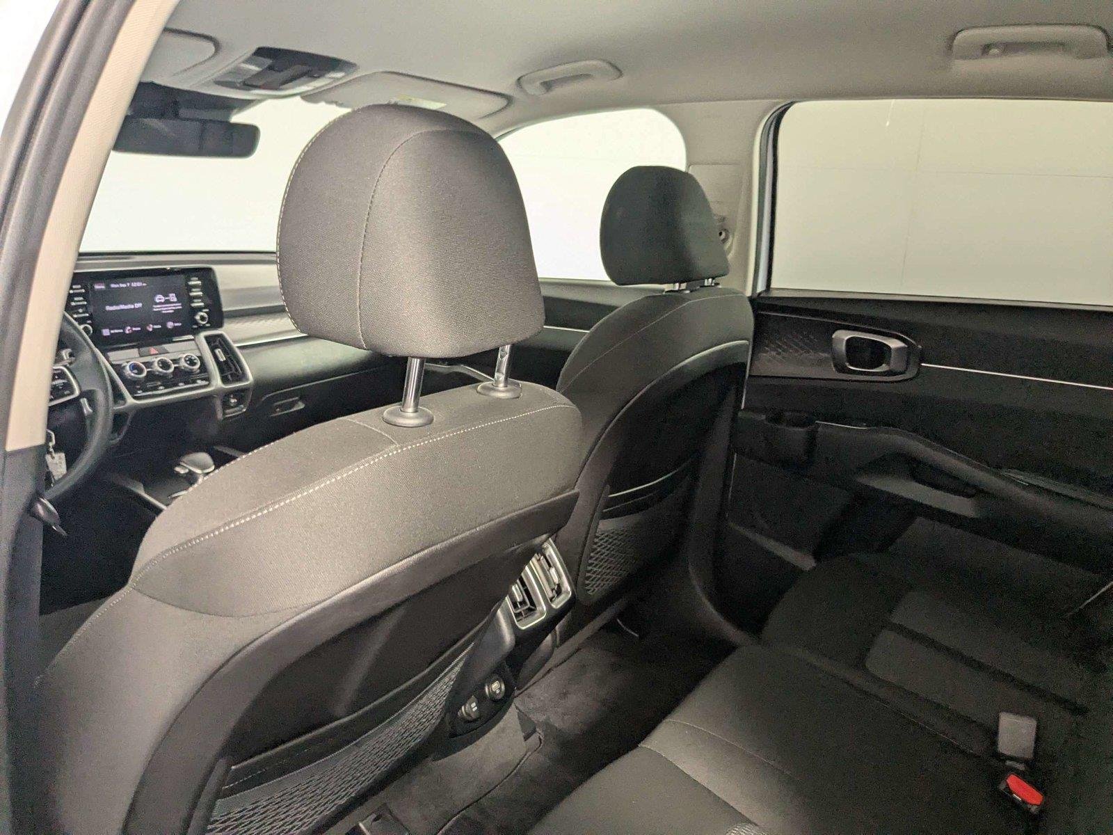 Used 2023 Glacial White Pearl Kia LX image 33