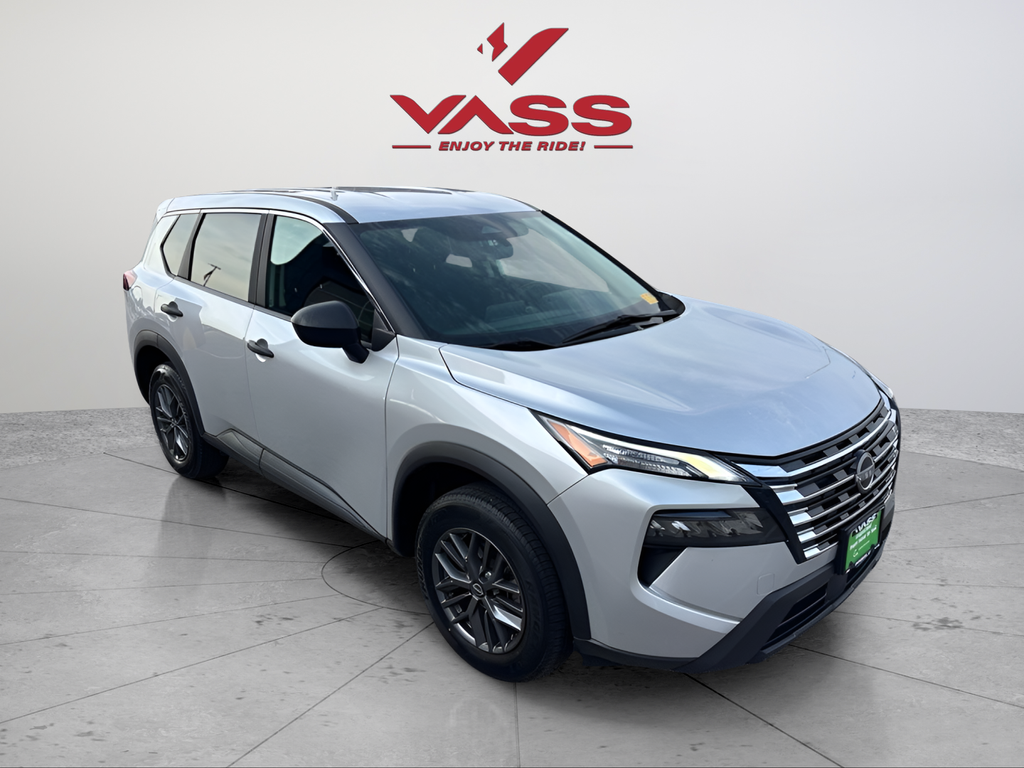 Used 2024 Silver Nissan S image 7