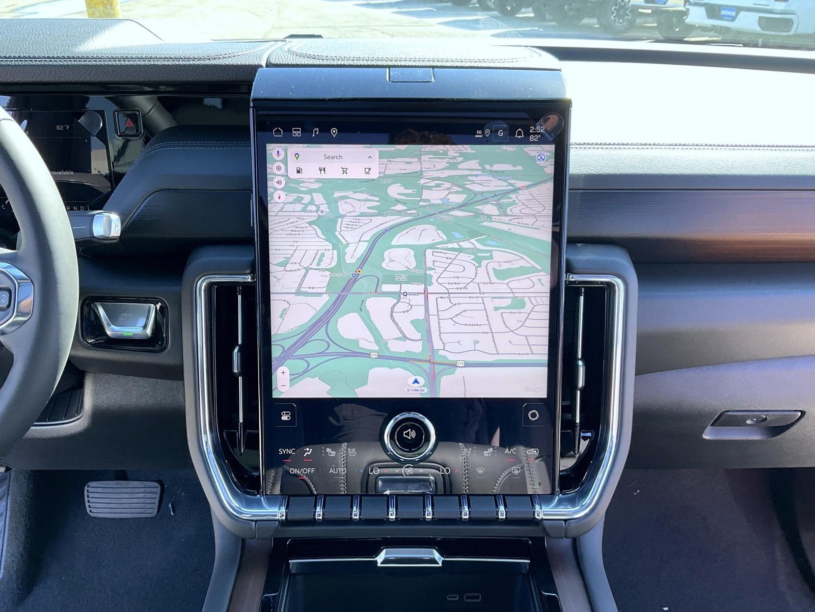2026 GMC Yukon Denali - Photo 13
