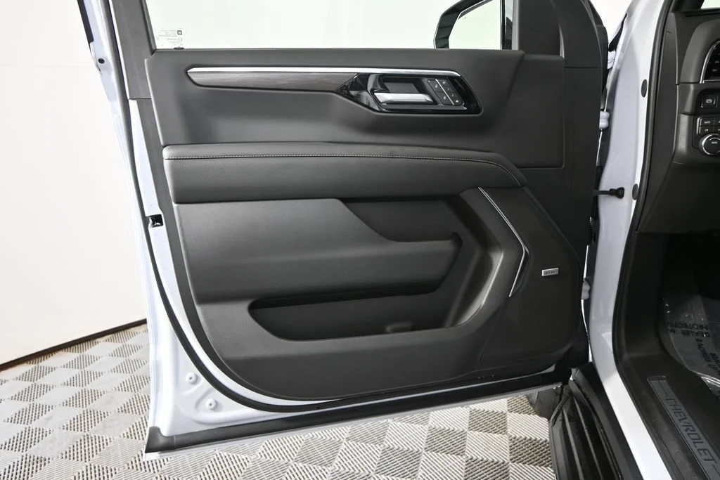 2026 Chevrolet Suburban Premier - Photo 20
