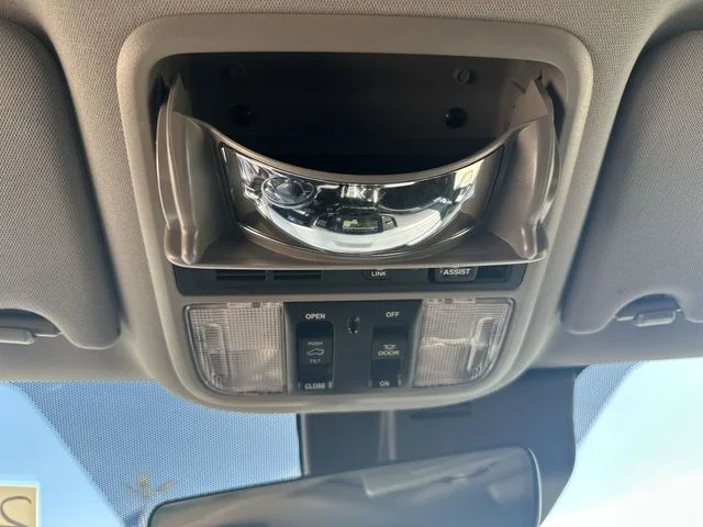 Used 2022 White Honda Touring image 40
