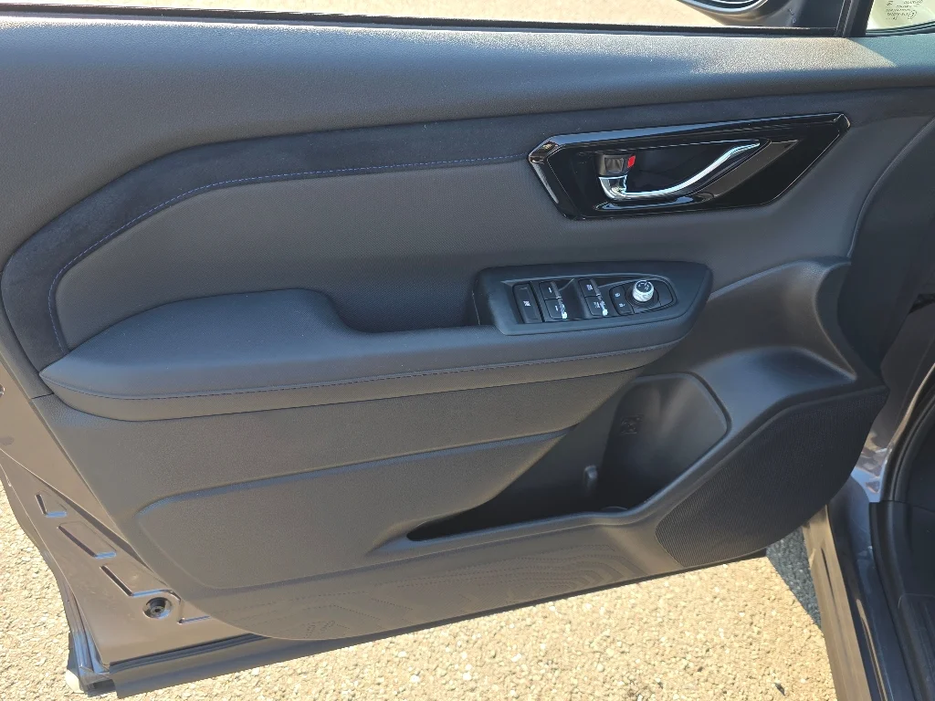 Used 2025 Magnetite Gray Metallic Subaru Limited image 34