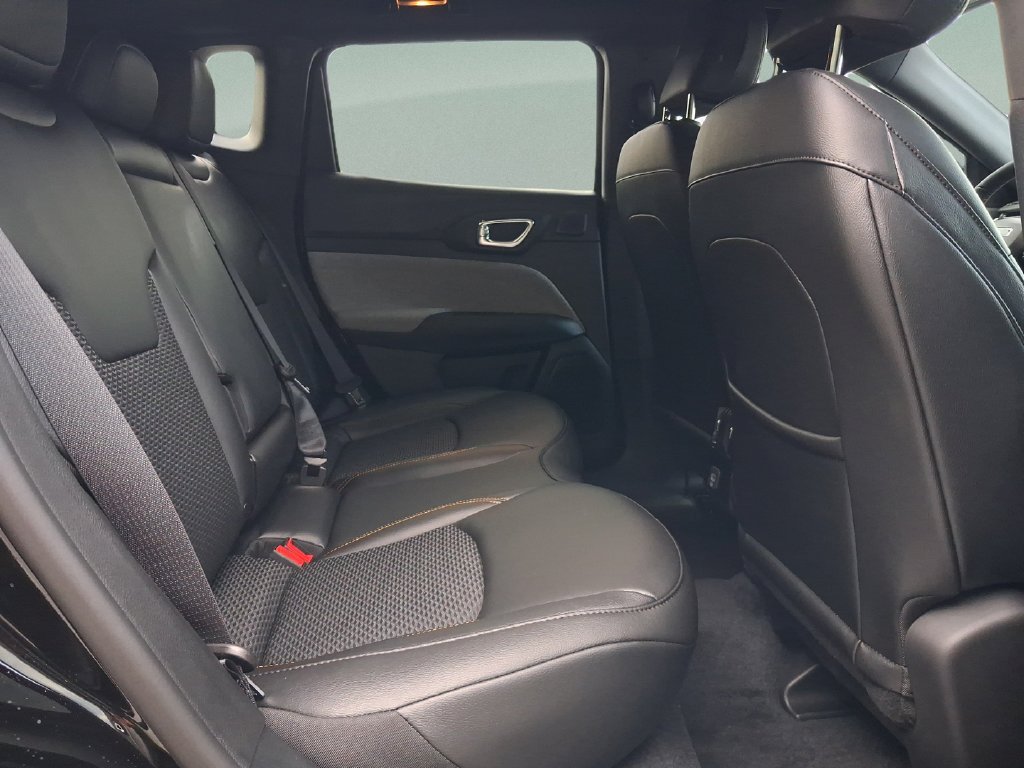 New 2026 Black Jeep Latitude image 26