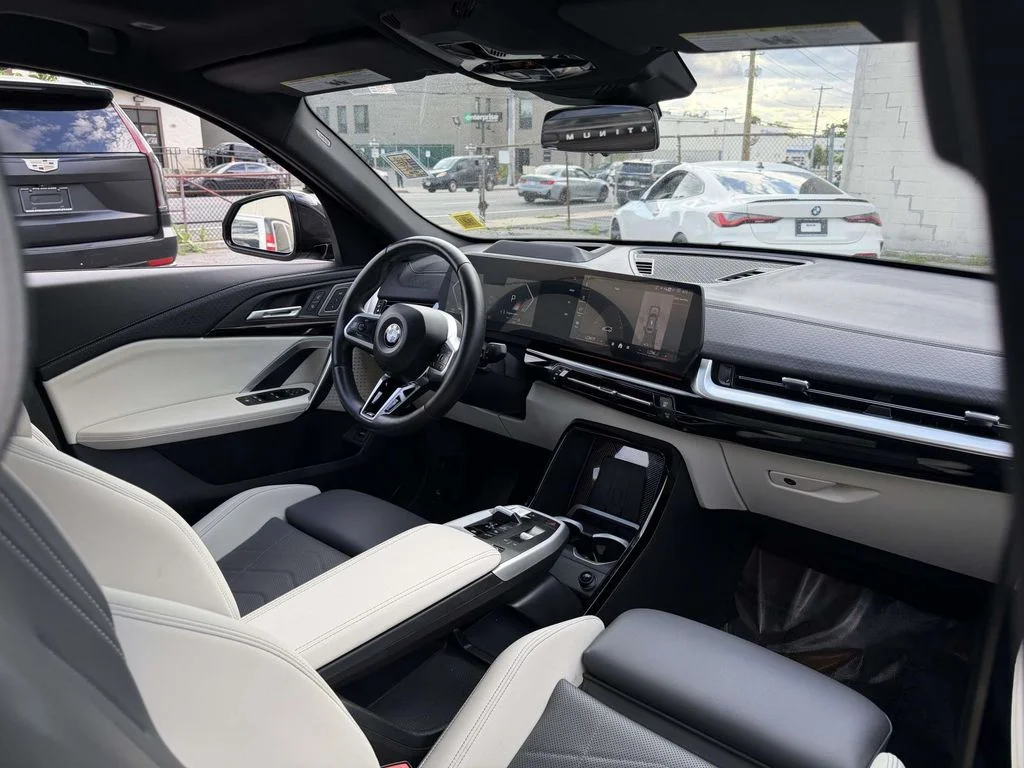 Used 2026 Gray BMW xDrive28i image 10