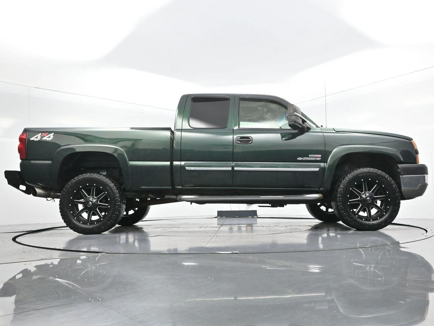 Used 2005 Dark Green Metallic Chevrolet LS image 41