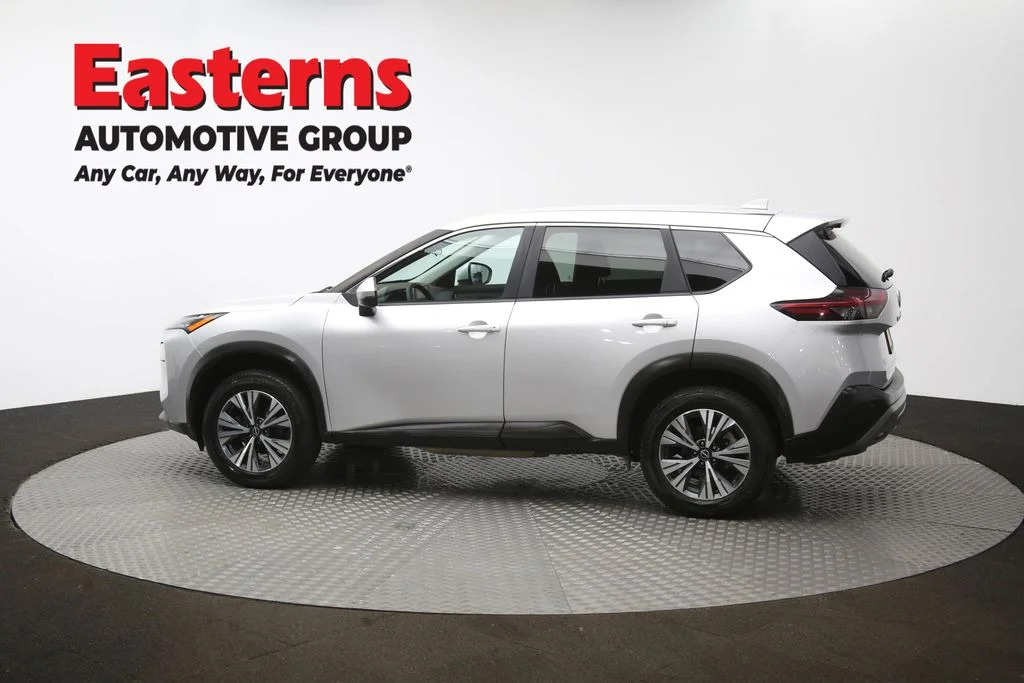 Used 2022 Silver Nissan SV image 62