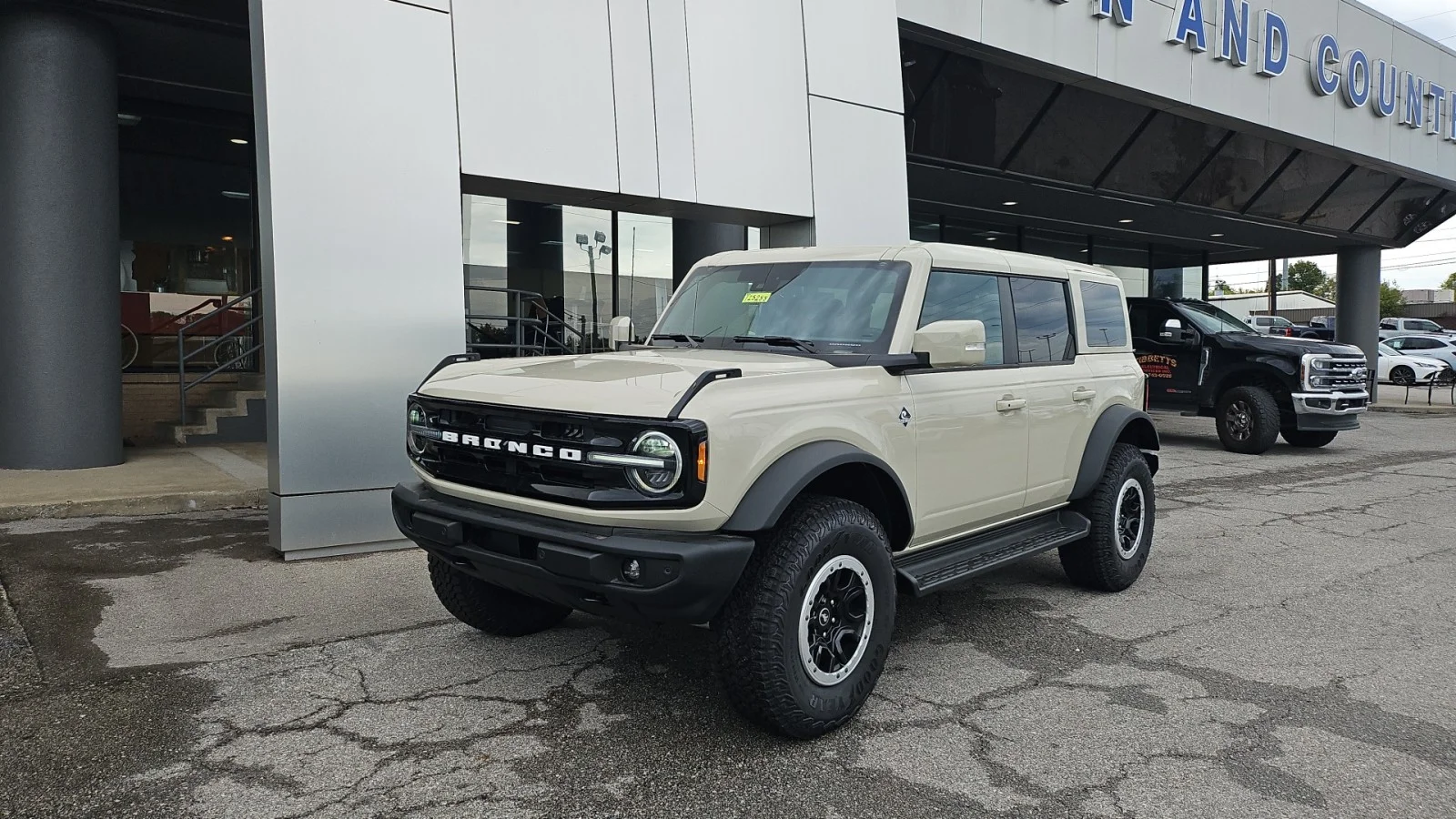 New 2025 Desert Sand Ford Outer Banks image 2