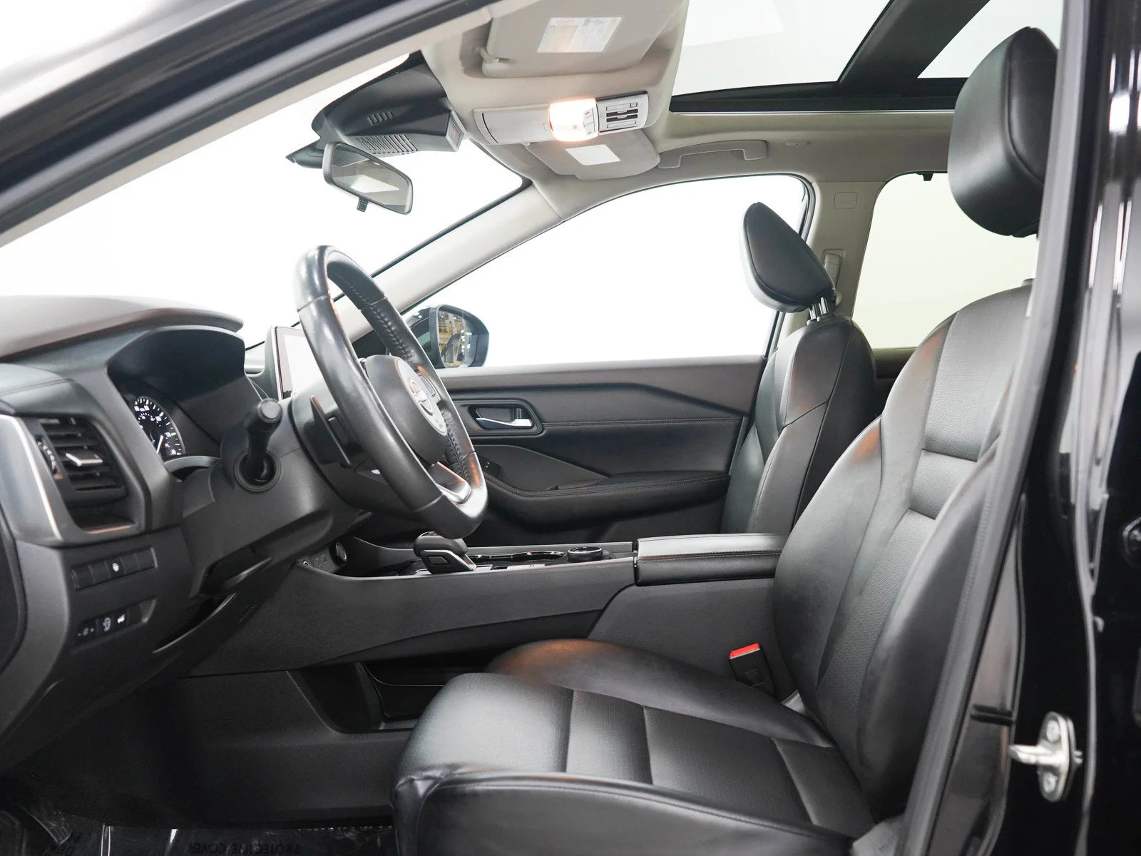 Used 2023 Super Black Nissan SV image 22