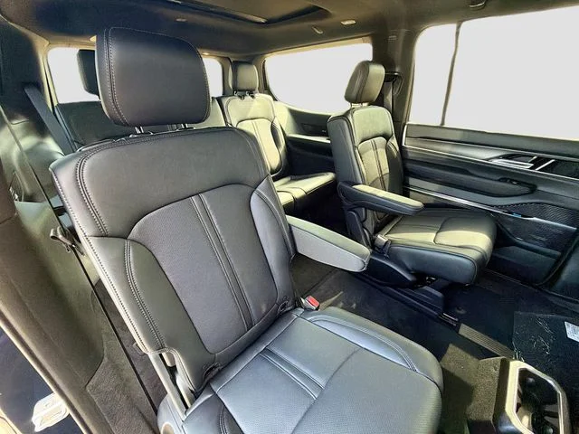 New 2026 Fathom Blue Pearlcoat Jeep Summit Obsidian image 33