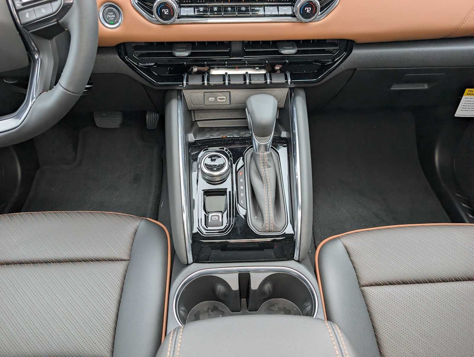 2026 GMC Canyon AT4 - Photo 14