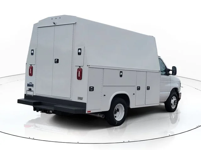 New 2027 Oxford White Ford Base image 5