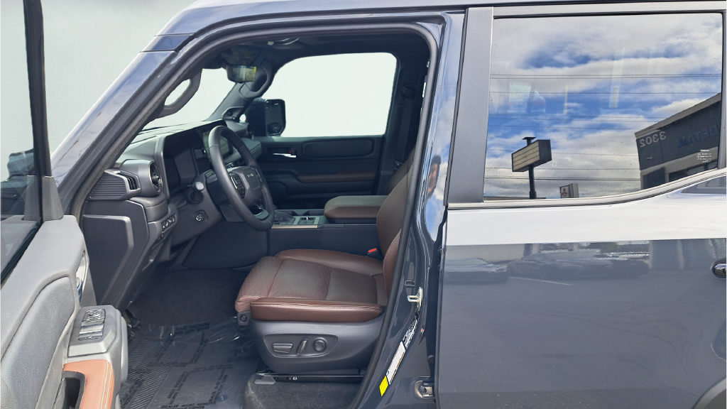 Used 2025 Gray Toyota Base image 10