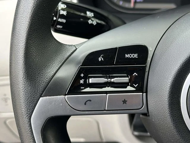 Used 2024 Black Hyundai SEL image 23