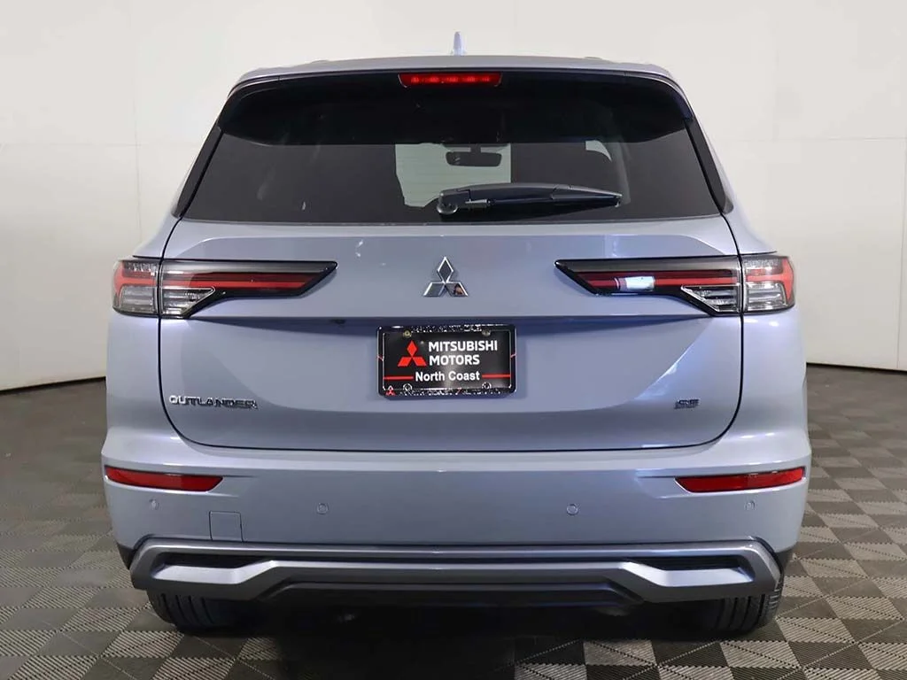 New 2026 Gray Mitsubishi SE 1.5T 2WD image 14