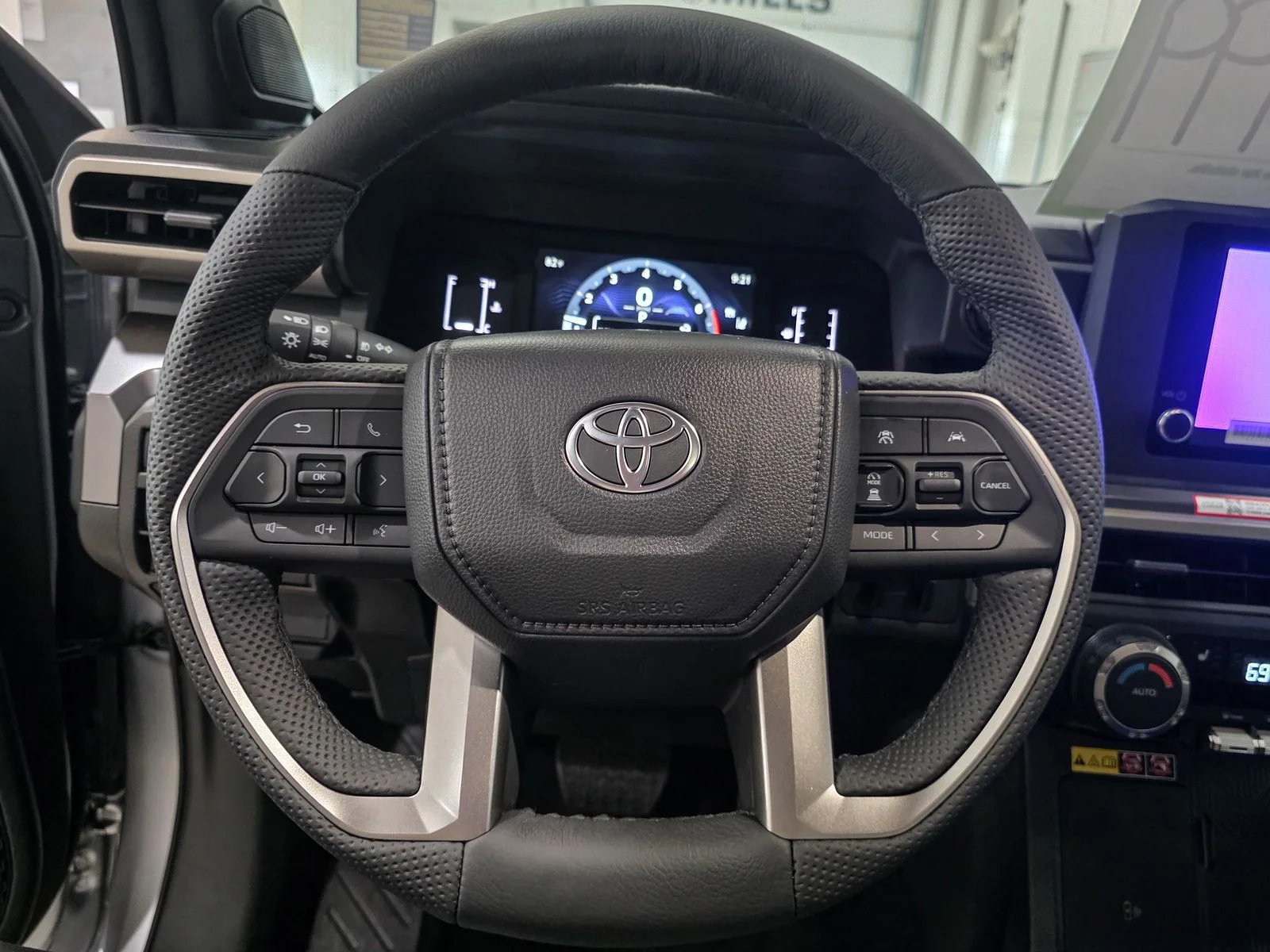 2026 Toyota Tacoma SR5 - Photo 31