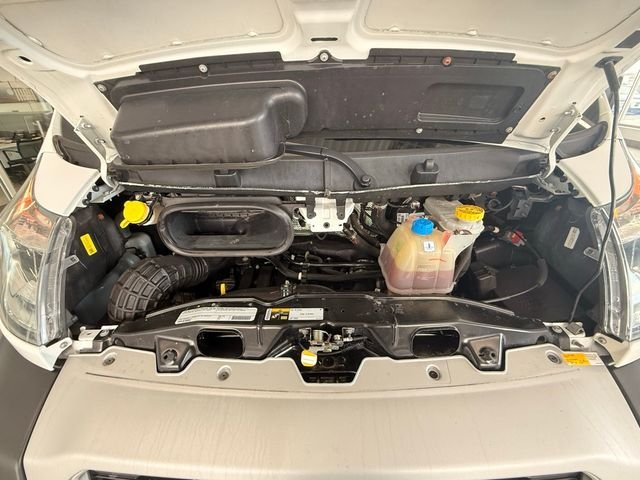 Used 2022 White Ram Base image 31