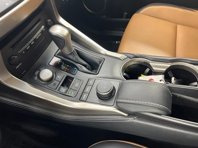 Used 2015 White Lexus 200t image 20