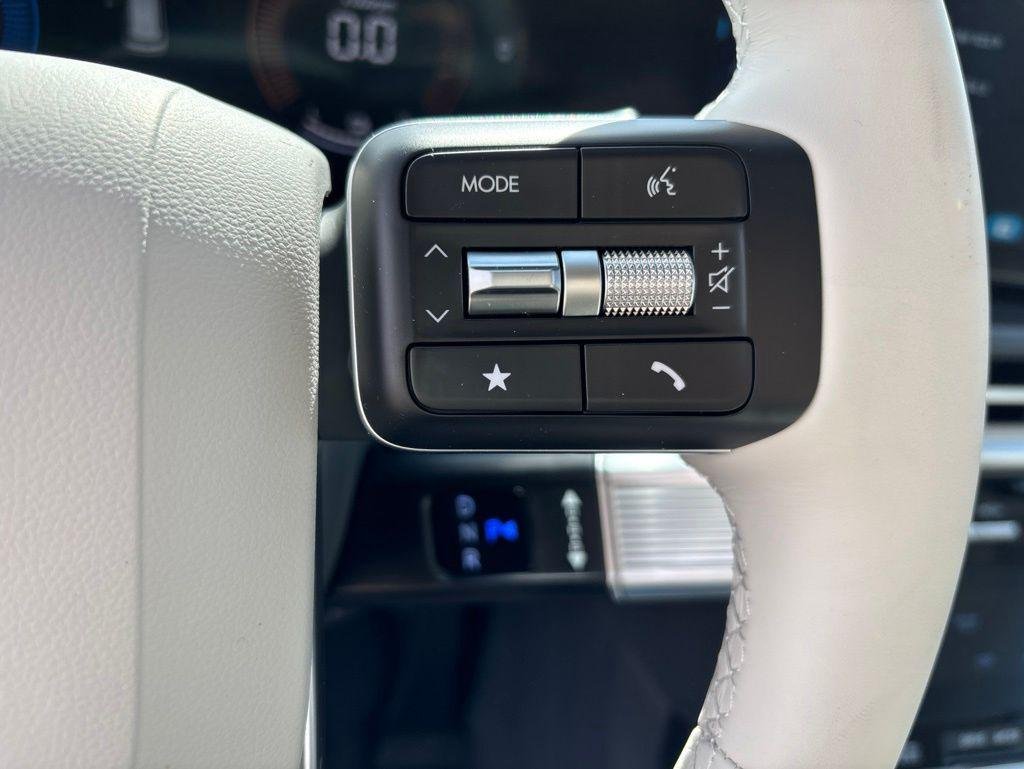 New 2026 White Hyundai SE image 22