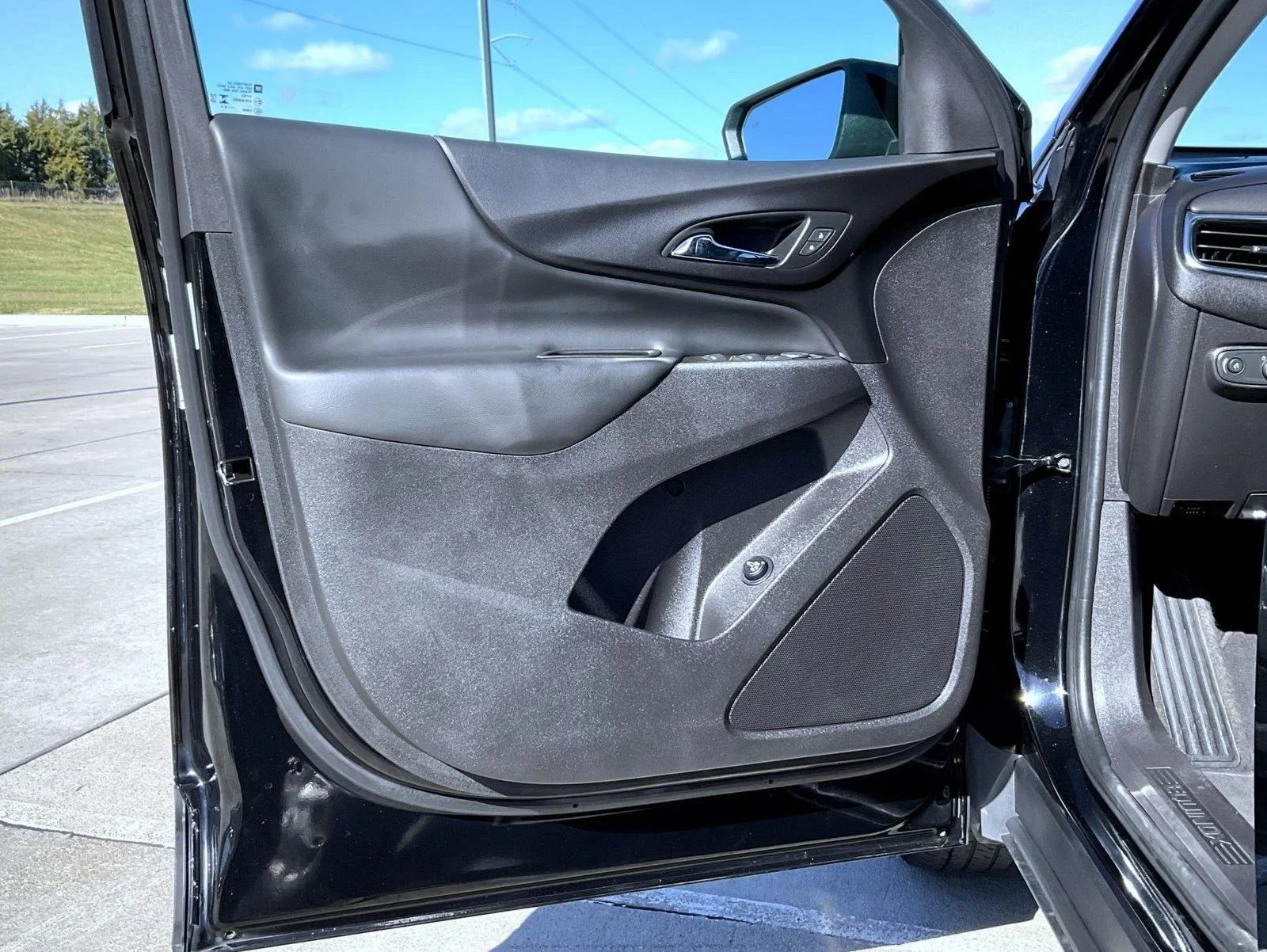 2024 Chevrolet Equinox LT - Photo 9