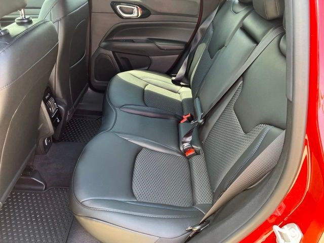 New 2026 Red Hot Pearlcoat Jeep Latitude Altitude image 24