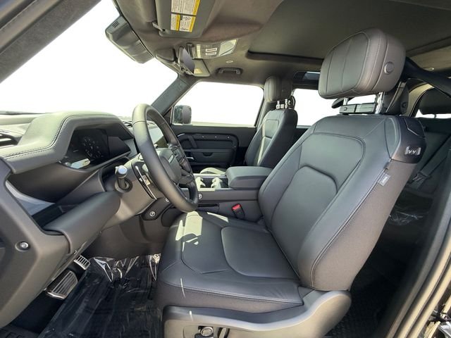 New 2026 Santorini Black Land Rover V8 image 10