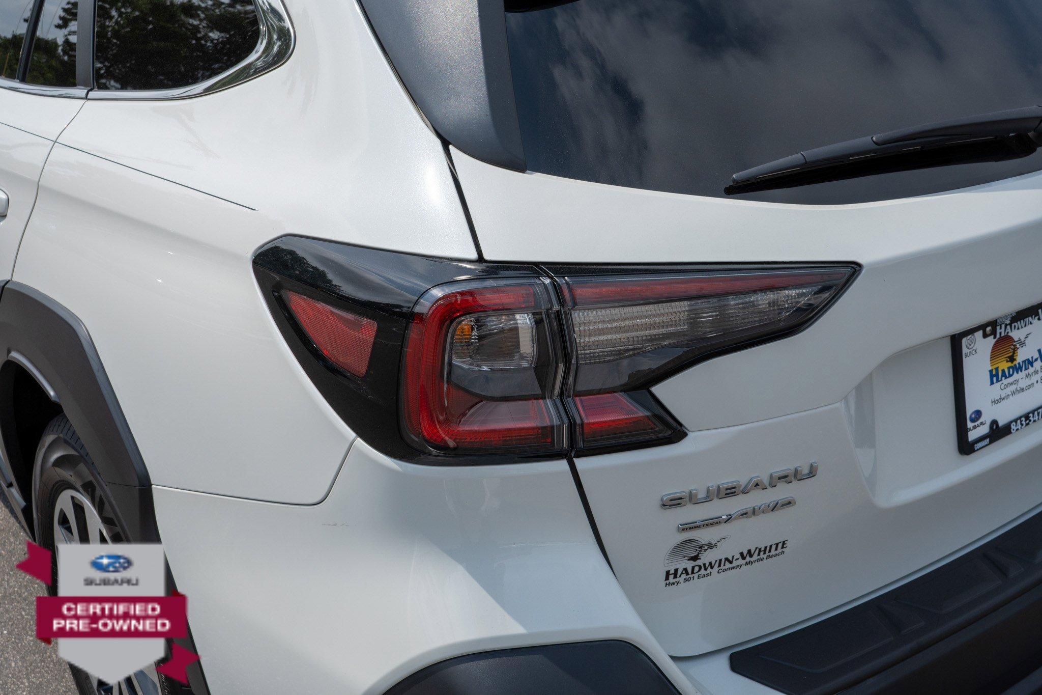 Used 2025 Crystal White Pearl Subaru Premium image 10