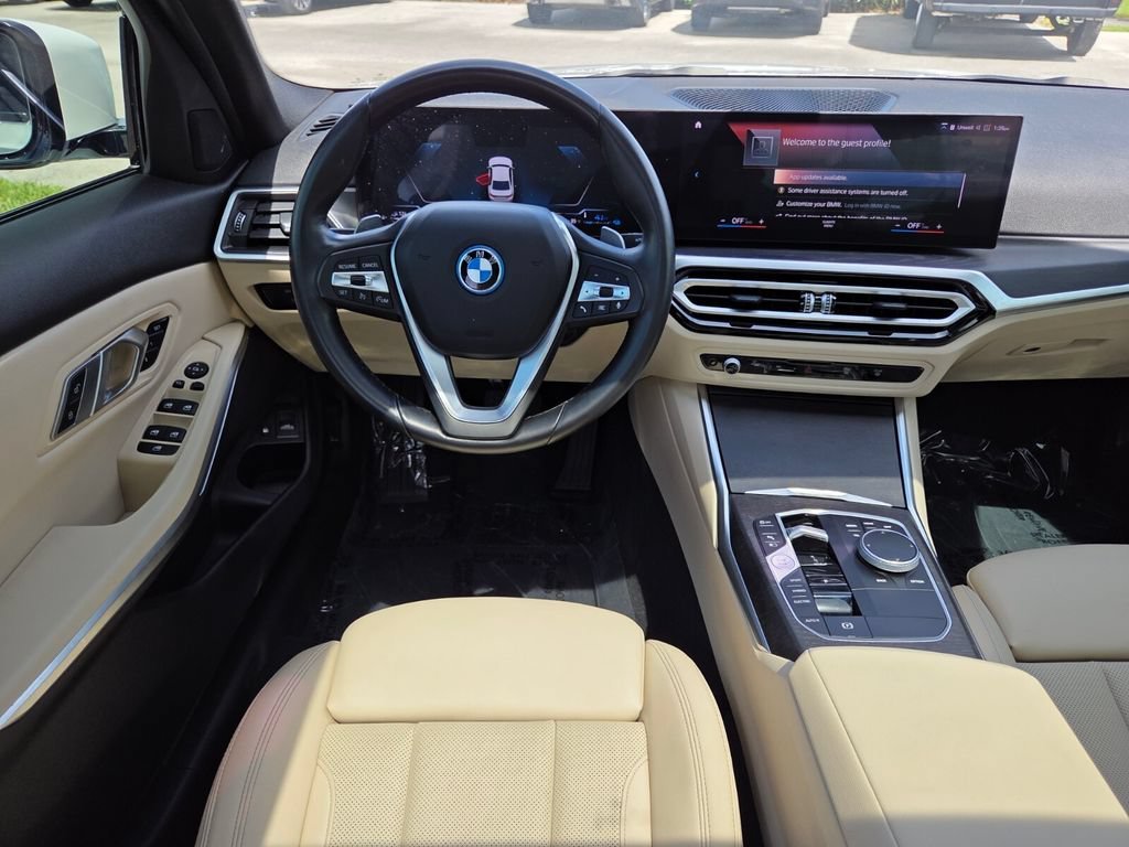 2023 BMW 3 Series 330e - Photo 25