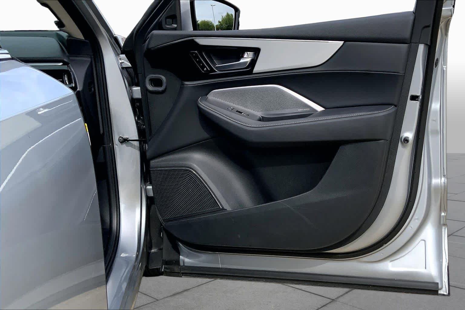 Used 2026 Solar Silver Metallic Acura w/Technology Package image 23