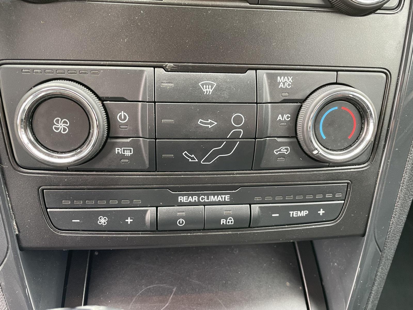 Certified Used 2018 Oxford White Ford XLT image 21