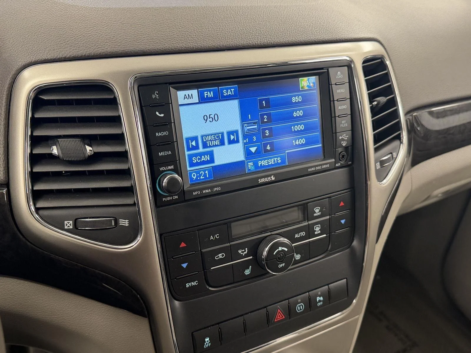 Used 2011 Dark Charcoal Pearl Jeep Laredo image 5