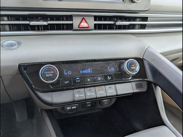 2023 Hyundai Elantra SEL - Photo 14
