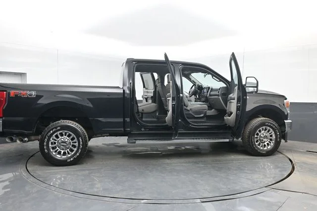 Used 2021 Black Ford XLT image 49