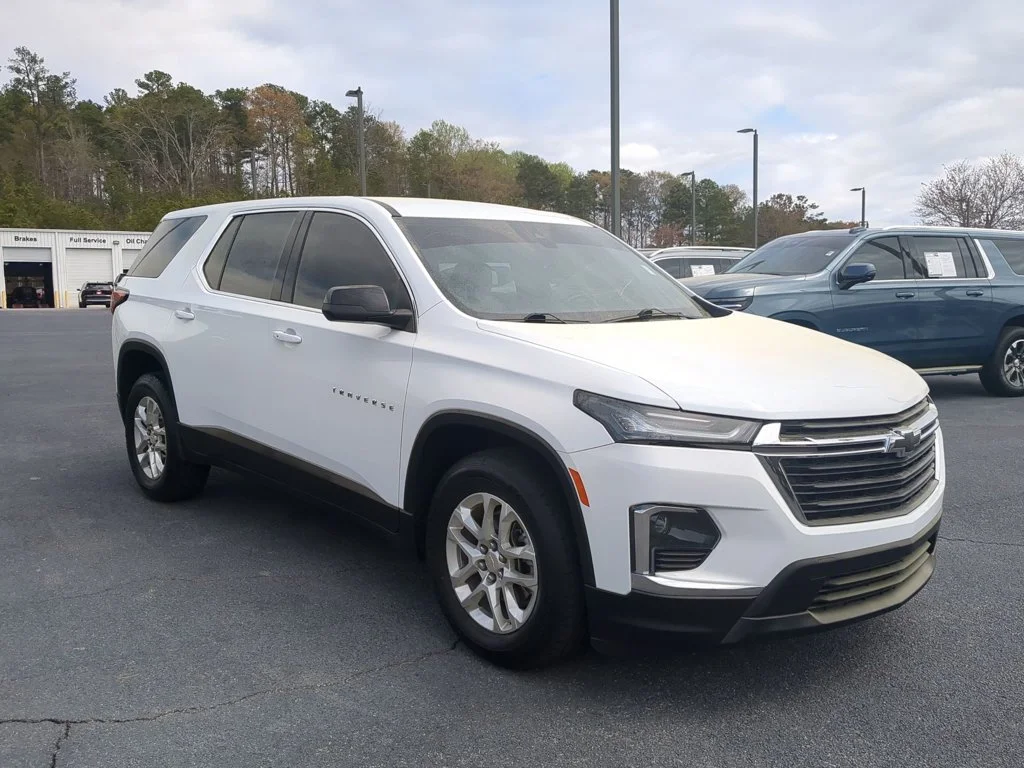 Used 2023 Summit White Chevrolet LS image 3